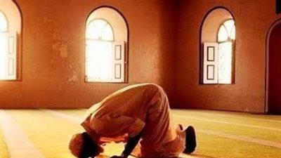 موعد أذان المغرب اليوم وأثره الروحي والاجتماعي