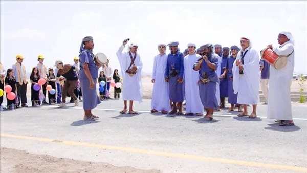 عروض كرنفالية إماراتية وجنوبية خلال افتتاح محطة شبوة للطاقة الكهربائية بدعم أبو ظبي عروض كرنفالية إماراتية وجنوبية خلال افتتاح محطة شبوة للطاقة الكهربائية بدعم أبو ظبي