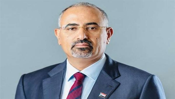 عيدروس الزُبيدي ورعايته لملف التعليم.. استثمار في الشباب ومستقبل الجنوب