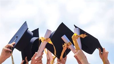 المنح الدراسية إلى الإمارات.. تأكيد على الشفافية ووحدة الصف الجنوبي