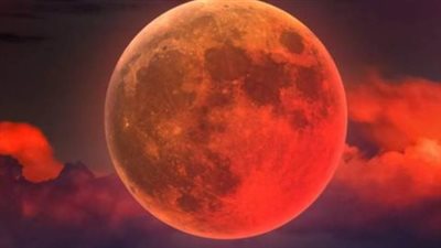 كل ما تريد معرفته عن القمر الدموي 2025 وأسباب تحوله إلى اللون الأحمر