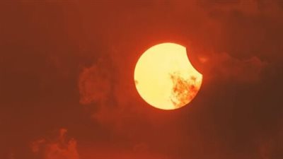 مواعيد خسوف القمر الدموي 2025 في الوطن العربي وآسيا وإفريقيا