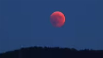 خسوف القمر 2025.. كل ما تريد معرفته عن ظاهرة القمر الدموي