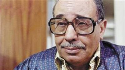 كيف صنع فؤاد المهندس مدرسة خاصة في الكوميديا؟