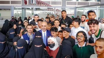 منح دراسية وبرامج ابتعاث: رؤية عيدروس الزُبيدي لتنمية الكوادر الشبابية