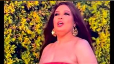 فيفي عبده ترقص على أنغام 