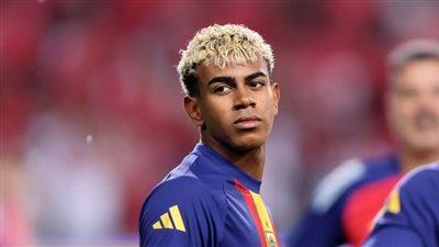 كيف عاد لامين يامال إلى إسبانيا من تركيا دون جواز سفر؟