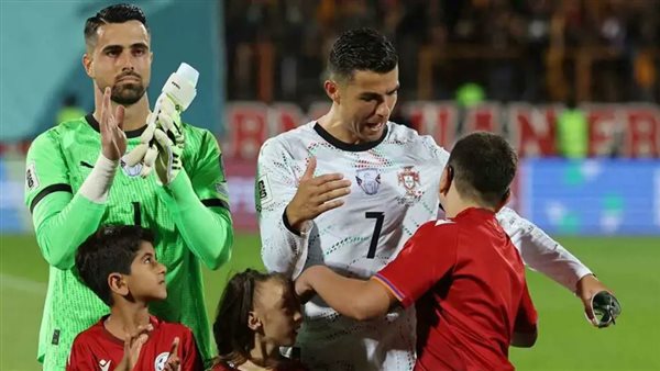 “صديقي الجديد”.. رونالدو يعلق على لقطته مع طفل في مباراة البرتغال وأرمينيا (فيديو)
