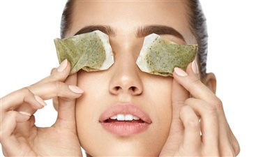 كيفية التخلص من الهالات السوداء تحت العينين.. خطوات منزلية وأخرى طبية