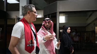 نادي الوحدة السعودي يكرم المدرب المصري خالد جلال (صور)