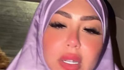 هدير عبدالرازق تثير الجدل بالحجاب