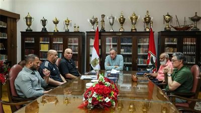 الأهلي المصري يُعلن عن قرار جديد بشأن محمد يوسف ووليد صلاح الدين