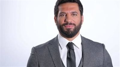 حسن الرداد يخطف الأنظار بفيديو طريف على البحر يتحدث فيه الفصحى