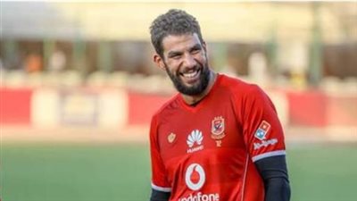 علاقة شريف إكرامي بجماهير الأهلي.. النقد البناء vs الهجوم الشخصي