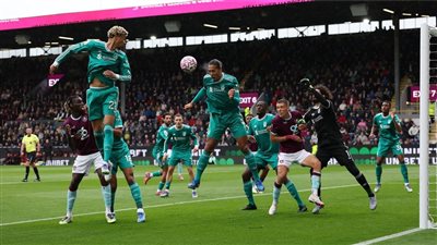 محمد صلاح يخطف فوزا قاتلا لـ ليفربول على بيرنلي بالدوري الإنجليزي