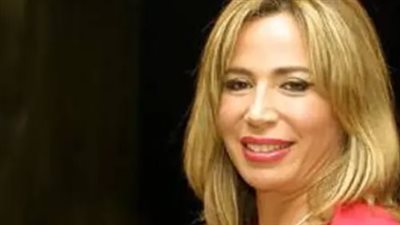 هل تعود إيناس الدغيدي قريبًا إلى الإخراج بعد غياب 15 عامًا؟