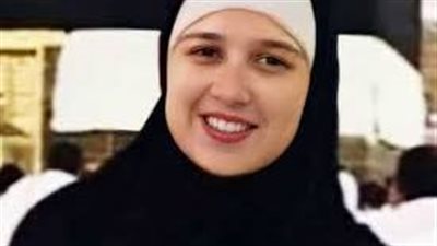 ياسمين عبد العزيز تشارك فيديو من أمام الكعبة والمشاعر الروحانية