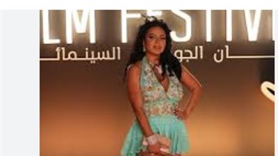 الفساتين الصيفية المميزة التي اختارتها رانيا يوسف