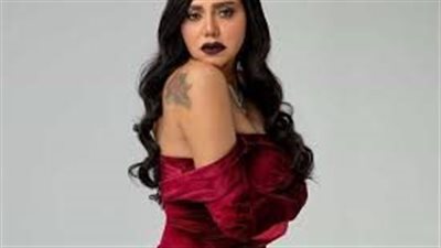 دور الإكسسوارات والستايل الشخصي في إطلالات رانيا يوسف