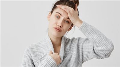  أسباب الشعور بالحر الدائم.. 7 عوامل محفزة على الهبات الساخنة