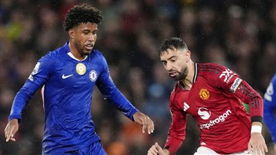 مانشستر يونايتد يحقق فوزا ثمينا على تشيلسي في قمة مثيرة بالدوري الإنجليزي