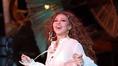 ميريام فارس تخطف الأنظار في حفل الساحل الشمالي.. باقة متنوعة من الأغاني 