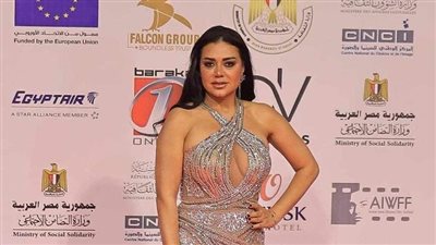 رانيا يوسف وأثرها على الموضة الصيفية في مصر والعالم العربي