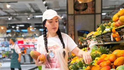 عبير صبري تكشف أسرار أناقتها في أحدث صور التسوق الصيفية