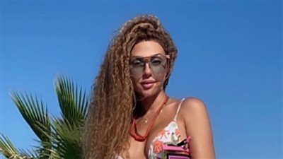 ميريام فارس تتألق بإطلالة لامعة وتبهر جمهورها