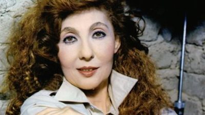 أحدث ظهور لنادية الجندي في مدينة ساحلية يلفت الأنظار