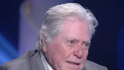 مسيرة حسين فهمي في مهرجان القاهرة السينمائي ودوره القيادي فيه