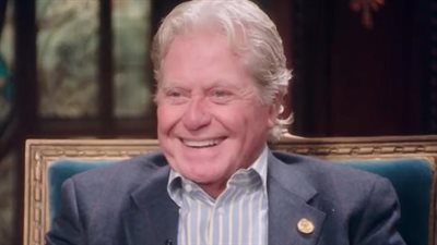 حسين فهمي: سر النجاح والتألق المستمر في عالم الفن المصري والعربي