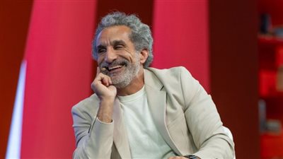 باسم يوسف يعود لتحليل القضايا الساخنة بأسلوبه الساخر والمميز