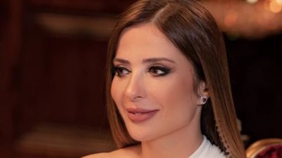 وفاء الكيلاني تتصدر الترند بعد ظهورها مع زوجها في الموريكس دور