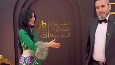 جدل واسع على الإنترنت: تجاهل أحمد عبدالعزيز لمصافحة حليمة بولند يثير الترند