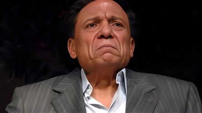 صور عادل إمام بالـAI وتكريماته الفنية: استمرار تأثير الزعيم على السينما المصرية