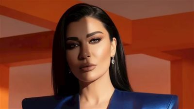 نادين الراسي تخطف الأنظار بإطلالة جريئة في أحدث جلسة تصوير