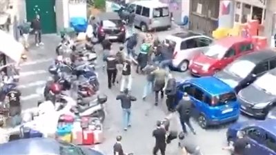 شغب واشتباكات عنيفة.. إصابات واعتقالات بين جماهير نابولي وسبورتنج لشبونة قبل مواجهة دوري الأبطال (فيديو)