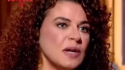 منى هلا تكشف تفاصيل زواجها المدني وأسباب اختياره 2025