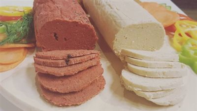 بدائل صحية للانشون والنقانق.. كيف تحافظ على راحتك دون المخاطرة بصحتك؟