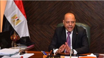 نصر أكتوبر يعيد البهجة للمصريين.. ووزارة العمل توضح حقوق العاملين في الإجازة