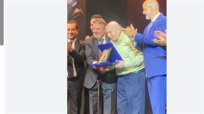 نقابة المهن التمثيلية تكرم عبد الله مشرف ونجوم الزمن الجميل في ليلة وفاء للمسرح المصري