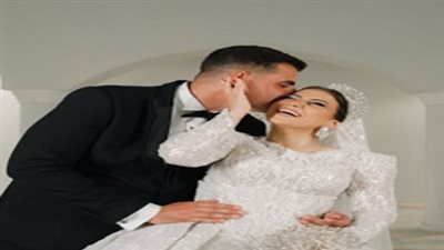 دينا هشام وابنة هبة قطب: لماذا تصدرت العروس مواقع التواصل؟