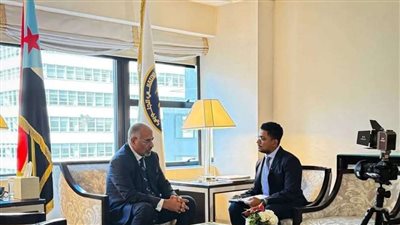  في مقابلة مع 