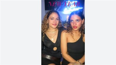 جنا وكنزي دياب يبرزان بين ضيوف عرض إيلي صعب الباريسي