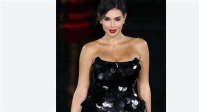 إطلالة ساحرة لياسمين صبري في باريس تلفت انتباه الجمهور