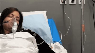 منى فاروق تتعرض لوعكة صحية مفاجئة وتنقل للمستشفى.. ورسالة مؤثرة للجمهور