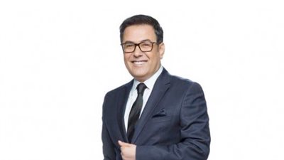 خيري رمضان: من الصحافة إلى التلفزيون.. حكاية إعلامي محترم أحبّه الجمهور