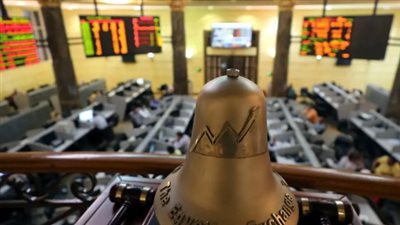 تأثير الأحداث الاقتصادية والسياسية على أداء البورصة المصرية