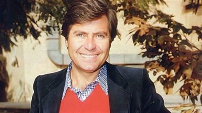  حسين فهمي.. بداية المشوار الفني وحياته الشخضية